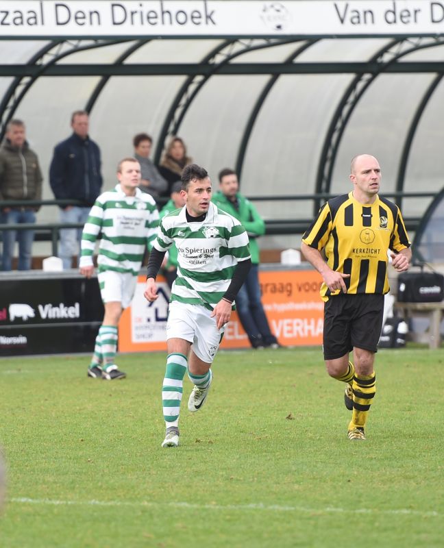 Griekse voetballer gespot op Vinkelse velden